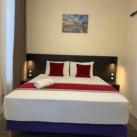Evelia Hotel