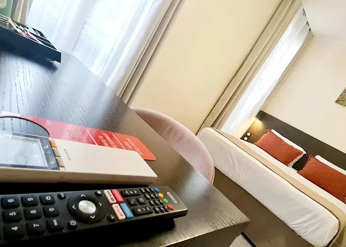 Evelia Hotel