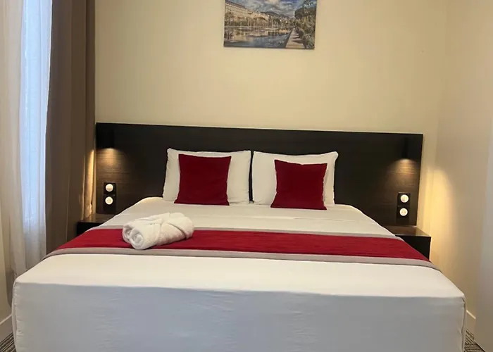 Evelia Hotel