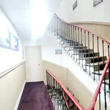 Evelia Hotel *
