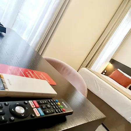 Evelia Hotel