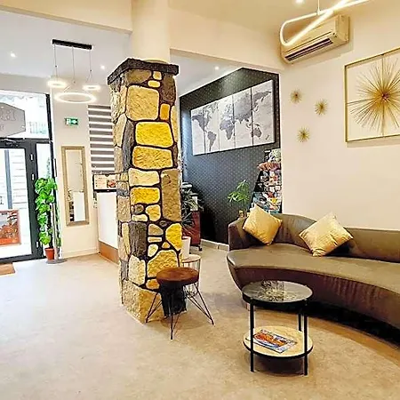 Evelia Hotel