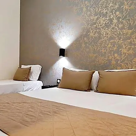Hotel Evelia *