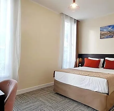 Hotel Evelia *