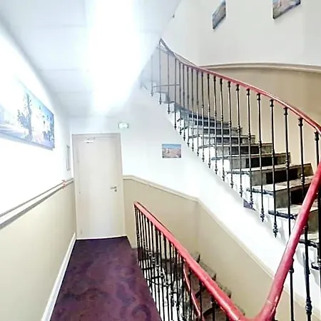 Evelia Hotel *