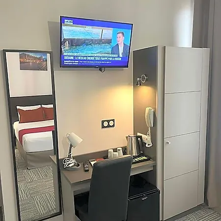 Evelia Hotel